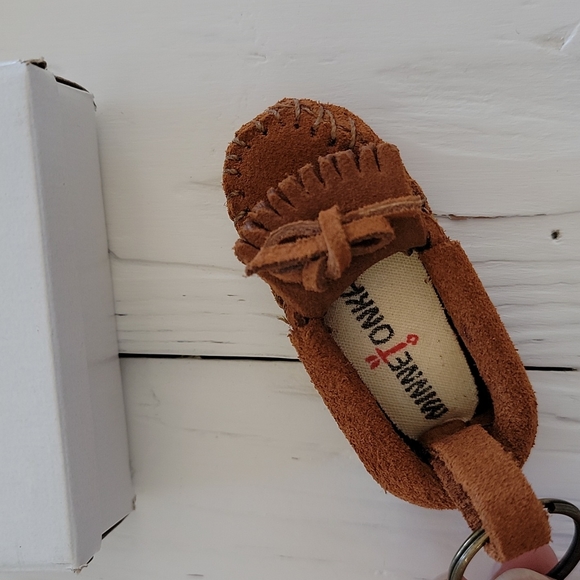 NEW Minnetonka  Moccasin Key Chain - Picture 5 of 6